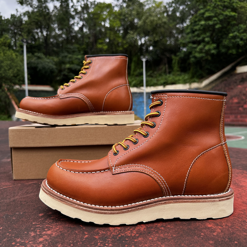Ανδρικά δερμάτινα μποτάκια σε στυλ Martens, ρετρό, κατασκευή Goodyear welted, μεσαίο μήκος shaft, στρογγυλή μύτη, καουτσούκ σόλα (Goodyear welted; δέρμα επάνω μέρος; μεσαίο μήκος shaft; στρογγυλή μύτη; καουτσούκ σόλα)