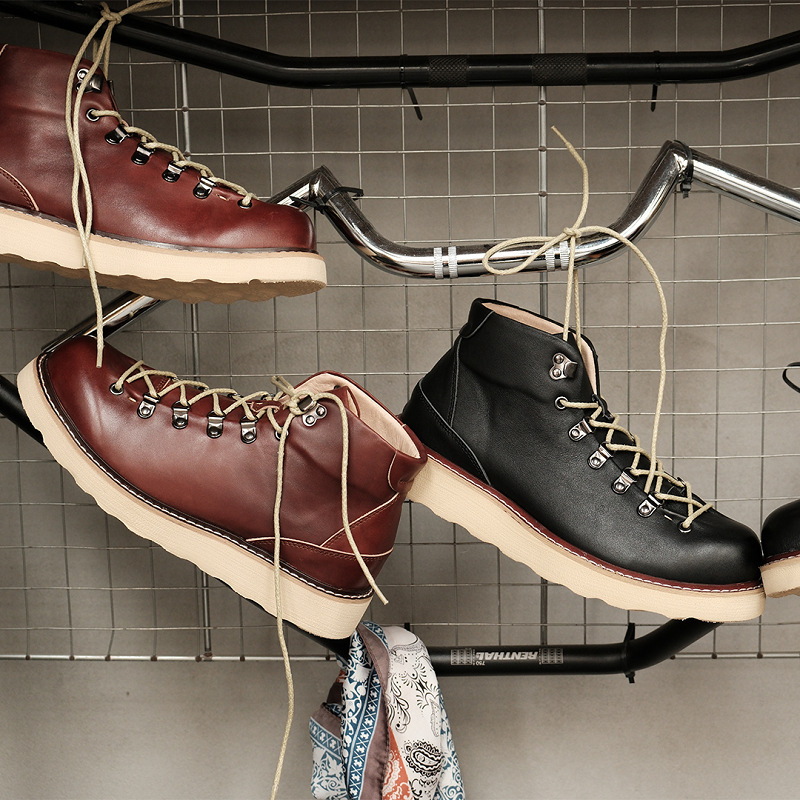 Ghete Martin pentru bărbați – partea superioară din piele, talpă din spumă de cauciuc, impermeabile și respirabile, înălțime medie a gleznelor