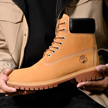 Martin topánky, vrchnok Top-Grain hovädzia koža, gumenná podrážka, stredná výška holen, predné šnurovanie, päta 3–5 cm