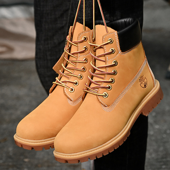 Martin topánky, vrchnok Top-Grain hovädzia koža, gumenná podrážka, stredná výška holen, predné šnurovanie, päta 3–5 cm