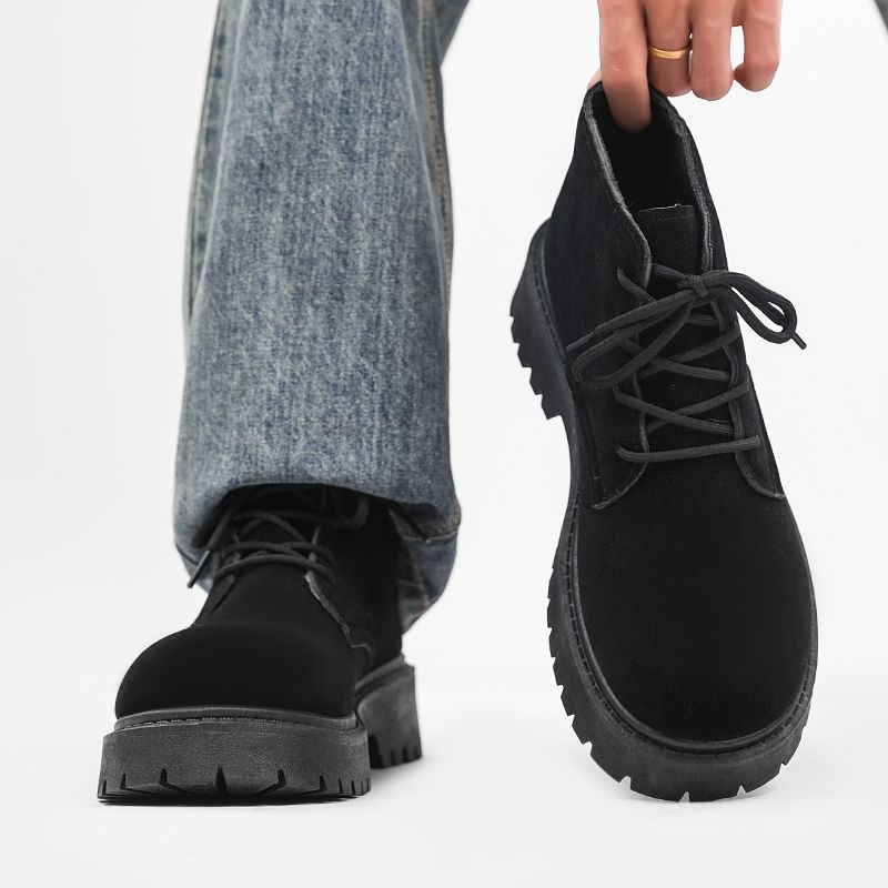 Bot Martin pentru bărbați, nubuk partea superioară, talpă din cauciuc, construcție vulcanizată, înălțime medie a gambelor, căptușeală din piele de oaie