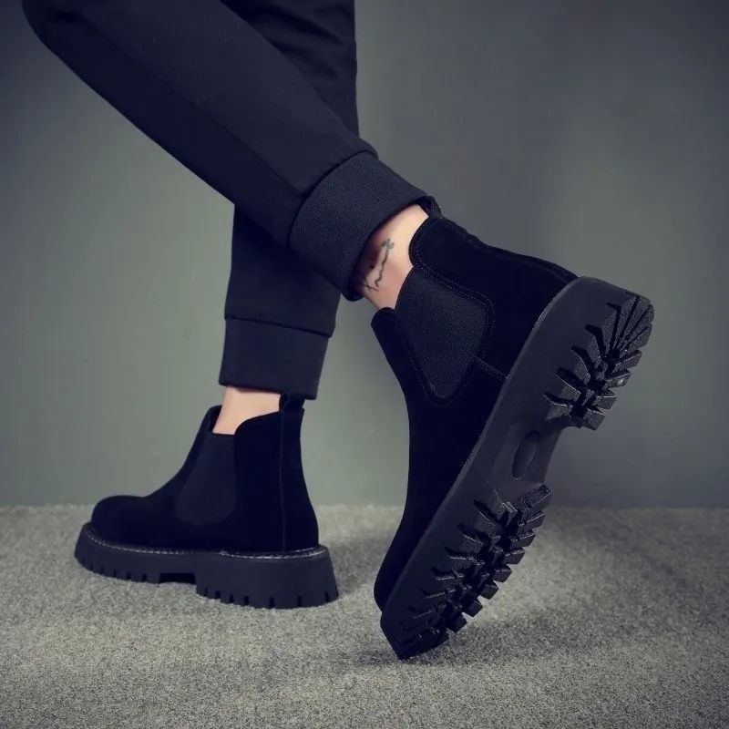 Ghete bărbați Martin cu partea superioară din nubuk de vită, căptușite cu fleece, talpă din cauciuc, vârf rotund, toc 3–5 cm