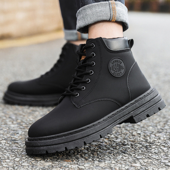 Férfi Martin bakancsok, brit stílusú vastag talppal, PU felsőrész PU bőrrel, műanyag talp, kerek orr, fűzőzős, középmagas szár