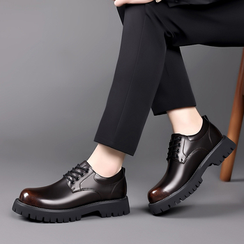 Férfi Martin csizma | Kerek orr | Alacsony sarok 1–3 cm | Két réteg tehénbőrből készült vamp | Gumírozott talp