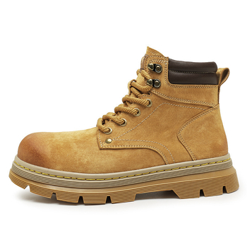 Uniszex Martin csizma (felsőrész disznó bőrből, középmagas szár, gumitalp, klínes sarok 3–5 cm, téli használatra)