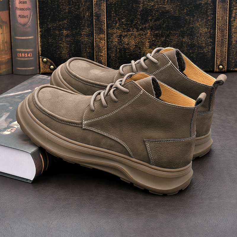 Férfi Martin bakancs bőrből, középmagas, fleece béléssel, magasságot növelő, gumírozott talp, kerek orrú