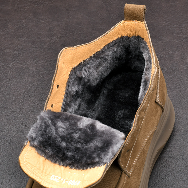 Férfi Martin bakancs bőrből, középmagas, fleece béléssel, magasságot növelő, gumírozott talp, kerek orrú