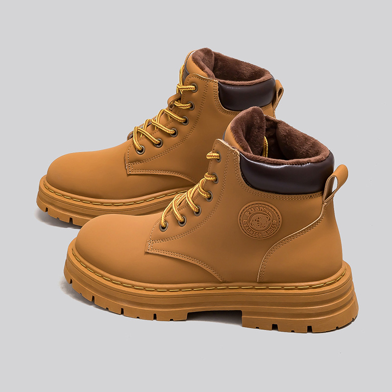 Férfi bőr Martin csizma műszőrmés béléssel, PVC injektált talp, alacsony szár, kerek orr, elöl fűzővel