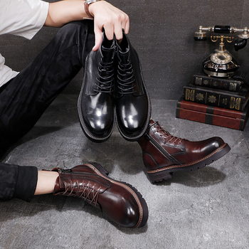 Martin topánky – vintage vypraná konská koža, bočný zips, stredne vysoký shaft, Goodyear welt konštrukcia, pre mužov