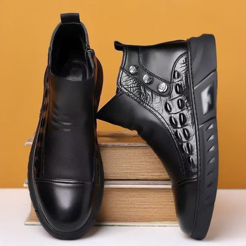 Férfi téli magas bakancs krokodil mintás PU felső rész, oldalsó cipzár, PVC injektált talp, textile bélés, középmagas