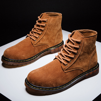 Martin csizmák – felső része valódi bőr, belső bélés műszőrme, PU talpbetét, gumi talp, kerek orr