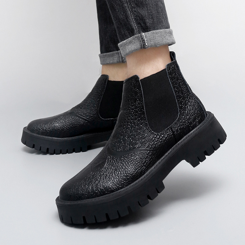 Férfi Martin csizmák, magas szárú, bőr felsőrész, fleeces béléses téli brit stílusú bakancsok; Felsőrész: marha bőre; Talp: gumi; Bélés: PU; Sarokmagasság: 3–5 cm; Szármagasság: középső cső