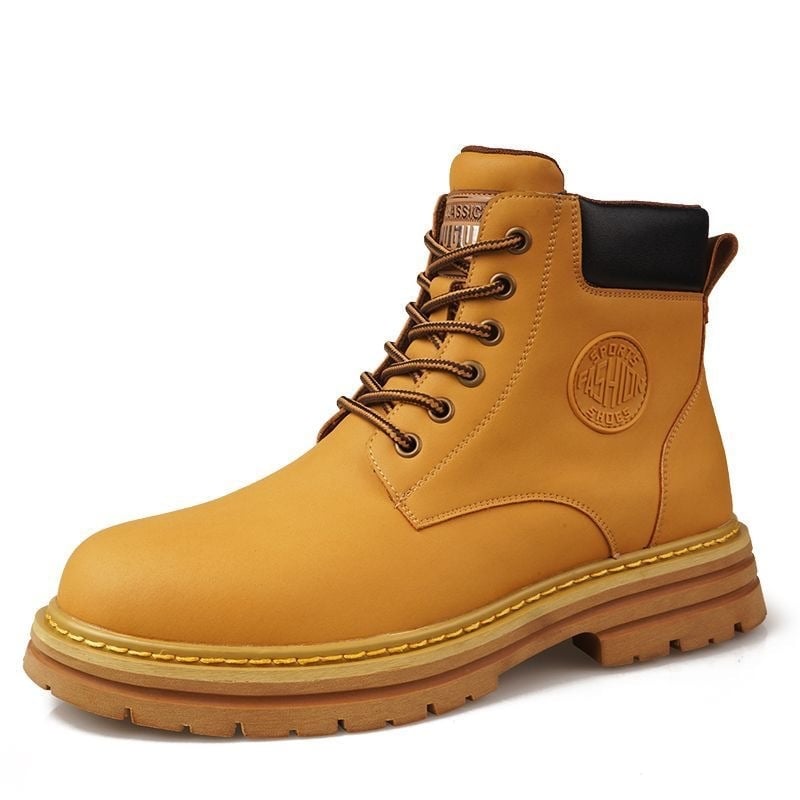 Férfi Martin csizma télre, vízálló és csúszásmentes, felső rész split bőr, talp gumírozott, belső: műszőrme, előre fűzővel záródó