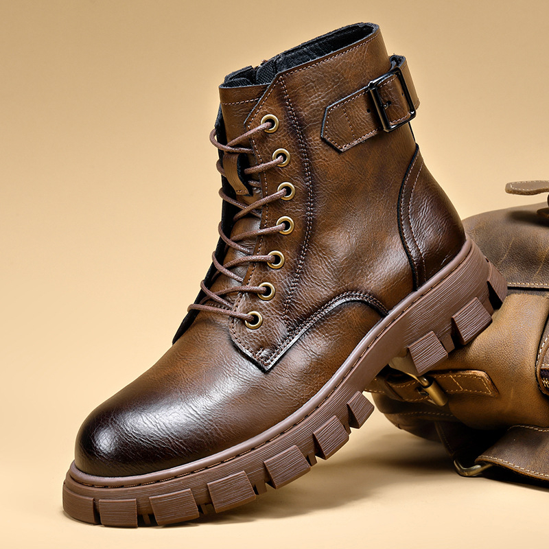 Martin topánky pre mužov na zimu – vrchný diel z dvojvrstvovej hovädzej kože, vnútorná výstelka z umelej krátkej plyšu, gumová podrážka, bočný zips, stredne vysoký podpätok 3–5 cm