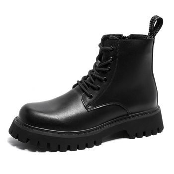 Muške Martin čizme, visoki dio, prozračna mrežasta unutrašnjost, gumeni potplat, niski pet 1–3 cm