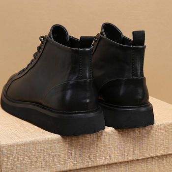 Muške Martin čizme za jesen: gornji dio od kože teladi, đon od pjene, PU uložak, okrugli vrh, ravna peta.