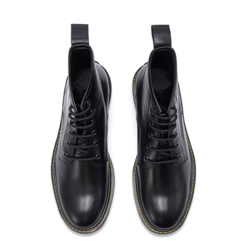 Martin topánky: vysoké kožené čižmy, vrchná časť z prvej vrstvy hovädzej kože, gumová podrážka, priedušné, nepremokavé, protišmykové