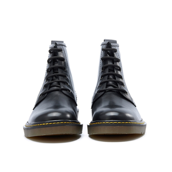 Martin topánky: vysoké kožené čižmy, vrchná časť z prvej vrstvy hovädzej kože, gumová podrážka, priedušné, nepremokavé, protišmykové