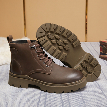 Martini čizme — gornji dio od kože prvog sloja, potplat od gume, zaobljeni vrh, visina pete 3–5 cm, srednje visina čizme, unutarnja odjeća: tkanina