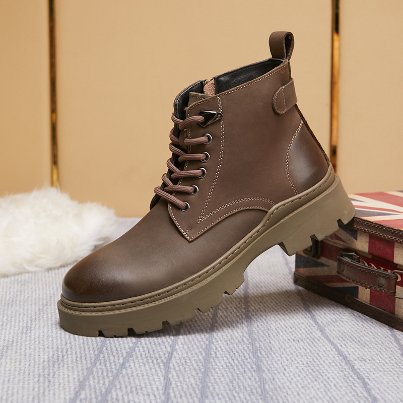 Martini čizme — gornji dio od kože prvog sloja, potplat od gume, zaobljeni vrh, visina pete 3–5 cm, srednje visina čizme, unutarnja odjeća: tkanina