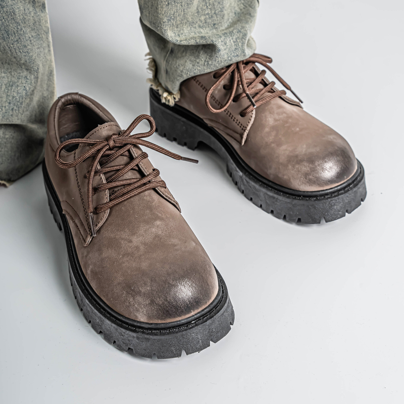 Pánske čižmy Martin - PU vršok, gumová podrážka, klinová Päta 3–5 cm, šnúrky vpredu, jeseň 2025.