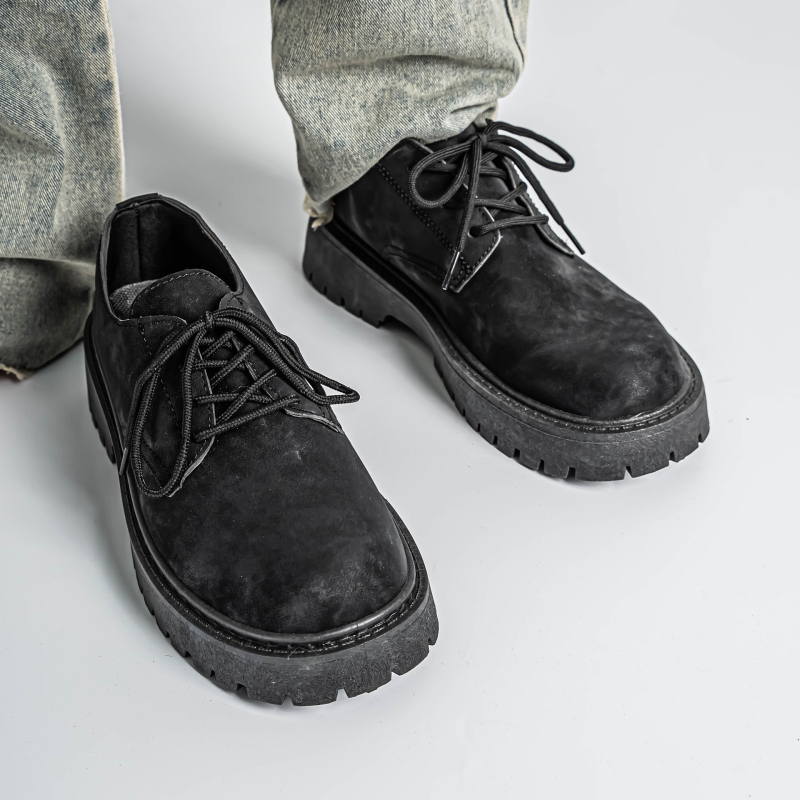 Pánske čižmy Martin - PU vršok, gumová podrážka, klinová Päta 3–5 cm, šnúrky vpredu, jeseň 2025.