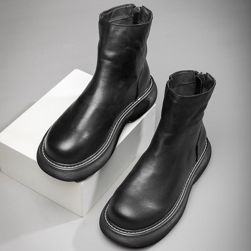 Ghete Martin pentru bărbați cu talpă groasă, exterior din piele de primă clasă; căptușeală din piele de porc; talpă din cauciuc; înălțime călcâi 3–5 cm; închidere cu fermoar la spate