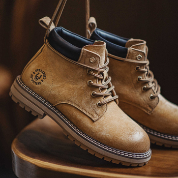 Muške Martin čizme srednje visine, casual outdoor stil; gornji dio: pig split leather i sintetička koža; potplat: guma; visina čizme: srednja; unutarnja podstava od vune i shearling