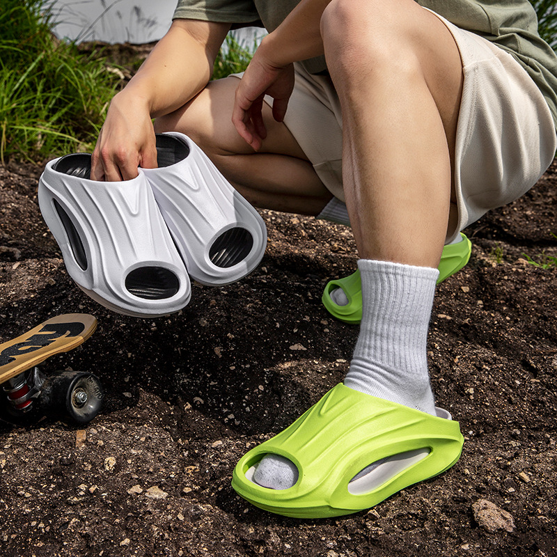 Pánske flip-flopy s EVA hornou, EVA podrážkou, injekčná technológia podrážky, leto 2024