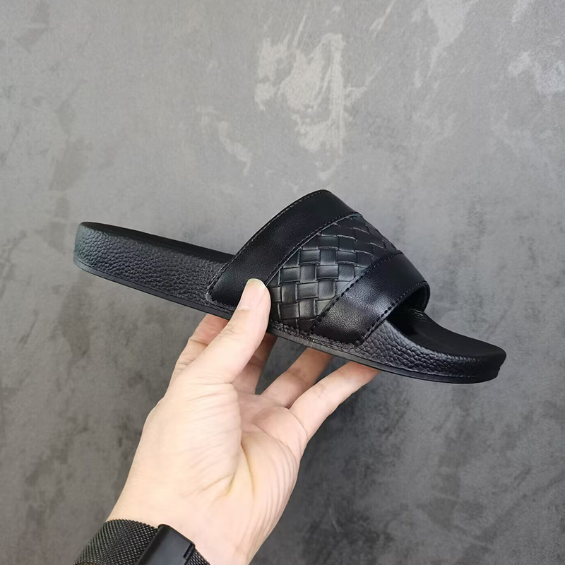 Uniszex PVC papucs egypántos, csúszásmentes talppal és szagtalanító talpbetéttel kültéri nyári viseletre (Tavasz 2025)