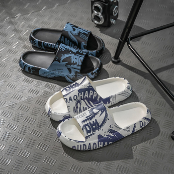 Férfi papucs, PVC felső rész és PVC talp, injektált talp, csúszásmentes, beltéri és kültéri használatra, nyárra.