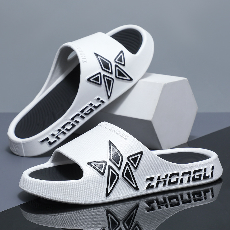Férfi kültéri papucs, vastag csúszásmentes talppal, PVC felsőrész, PVC talp, injektált talpt technológia
