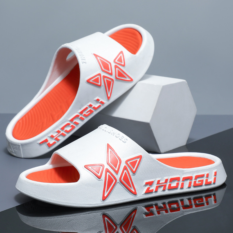 Férfi kültéri papucs, vastag csúszásmentes talppal, PVC felsőrész, PVC talp, injektált talpt technológia