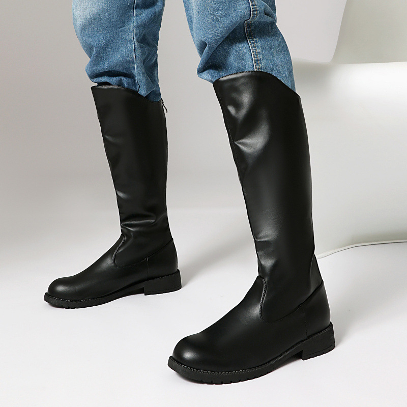 Jazdecké čižmy, vrchný materiál umelej PU, výška nad kolená, zaoblená špička, gumová podrážka, nízky podpätok