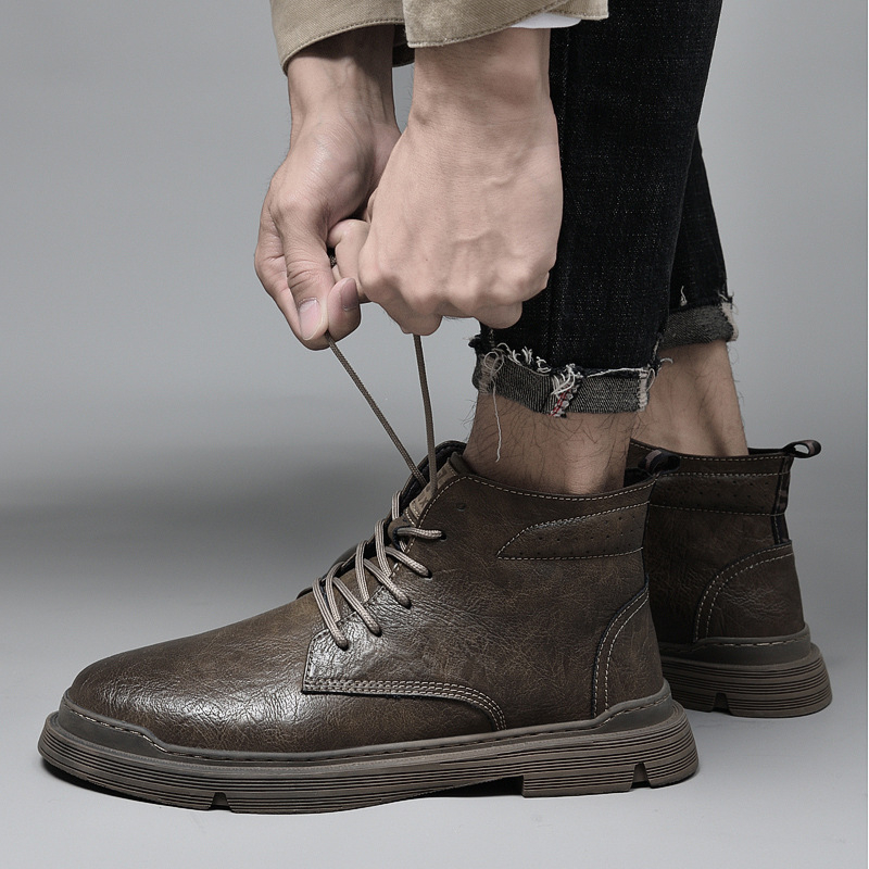 Pánske topánky Martin, vysoký vrchný diel zo split kože, gumová podrážka, teplá plyšová výstelka, guľatý nos