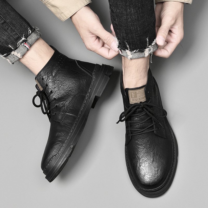 Pánske topánky Martin, vysoký vrchný diel zo split kože, gumová podrážka, teplá plyšová výstelka, guľatý nos