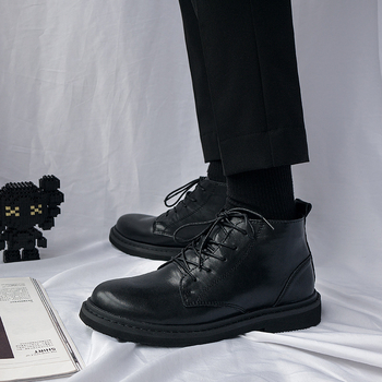 Cizme Martin cu partea superioară din piele naturală, talpă din cauciuc, vârf rotund, stil britanic