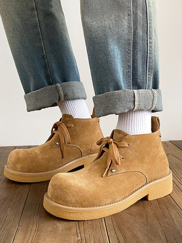 Martin topánky z pravej kože, vrchný materiál z hovädzej kože najvyššej kvality, gumová podrážka, nízky klínový podpätok 1-3 cm, guľatá špička, retro štýl