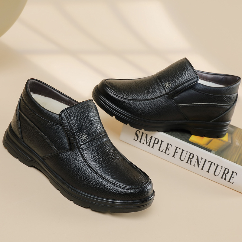 Ghete de iarnă din piele pentru bărbați, căptușite cu lână de oaie și blană artificială, talpă groasă, turnată prin injecție (Partea superioară: piele de vacă; Căptușire: lână de oaie; Talpă: turnată prin injecție; Înălțime toc: 3–5 cm)