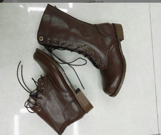 Férfi PU bőr motoros csizmák, középmagasságú, kerek orr, oldalsó cipzár, alacsony négyszögletes sarok 1-3 cm