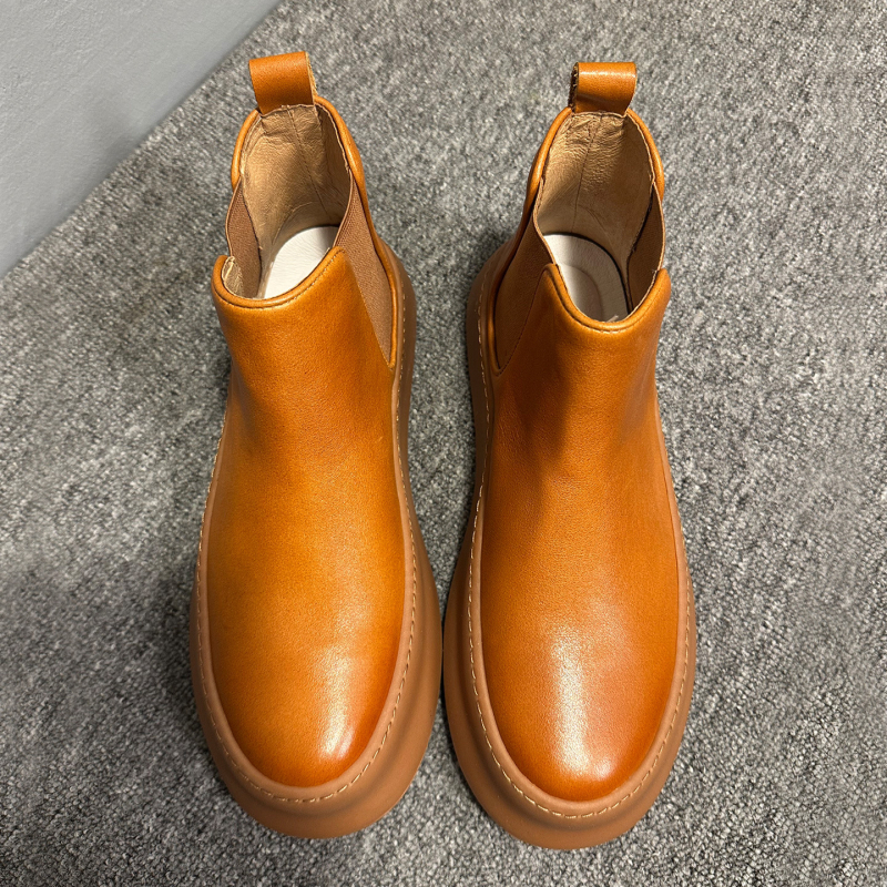 Muške Chelsea čizme od prave kože, okrugli vrh, gumeni potplat, visina potpetice 3-5 cm, zima 2025