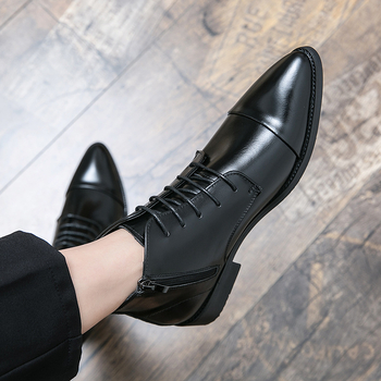 Muške kožne čizme s oštrim vrhom, bočni zip, srednja visina čizme, PU gornji dio, gumeni potplat