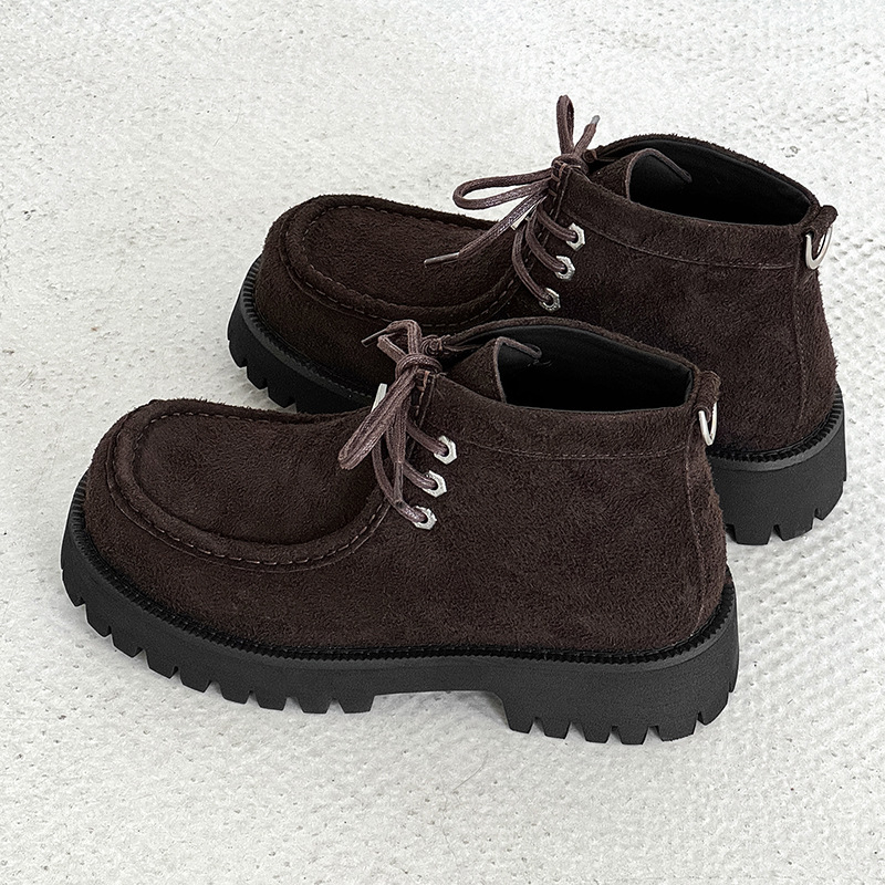 Muške Martin čizme s gumom potplatom, PU podstava, okrugli vrh, vezanje, visina potpetice 3–5 cm