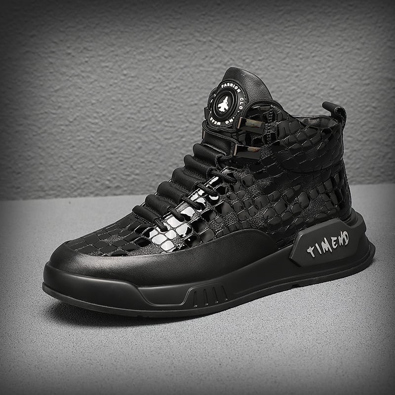 Kožne visoke čizme, gornji dio od dvostruke teleće kože, gumeni potplat, okrugli vrh, niska potpetica