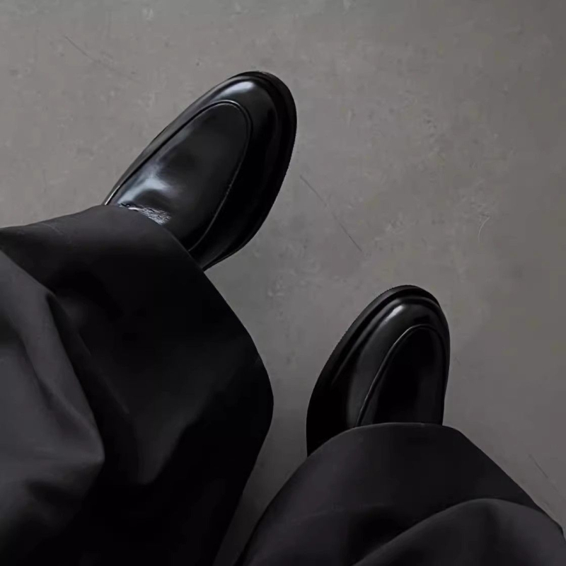 Pánske mokasíny z umelej kože, EVA podrážka, PU podšívka, ostro špičatý nos, ľahké obúvanie, business casual štýl, uvedenie na trh jesenná 2025