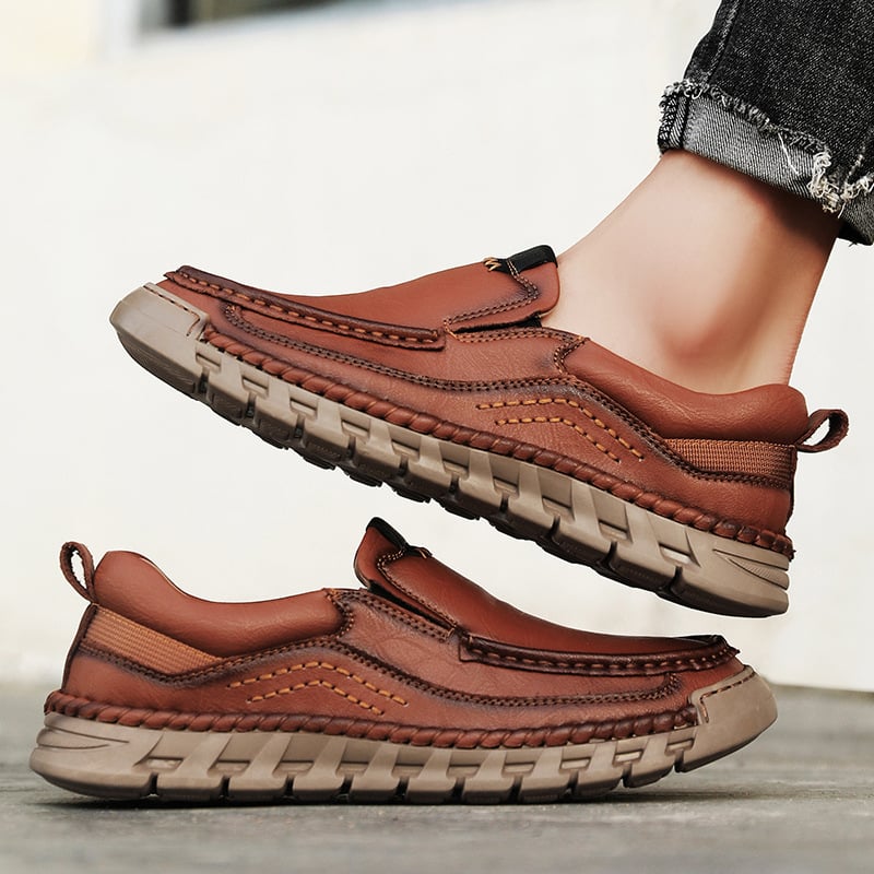 Muške casual kožne loaferice – gornji dio od prave kože; potplat od gume; okrugli vrh; niski potpetica 1–3 cm; Crazy Horse završna obrada