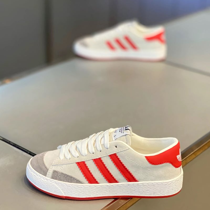 Skate tenisice s gornjim dijelom od mikrovlakna, zaobljeni vrh, prugasti uzorak, mrežasta podstava – proljeće, denim tenisice casual