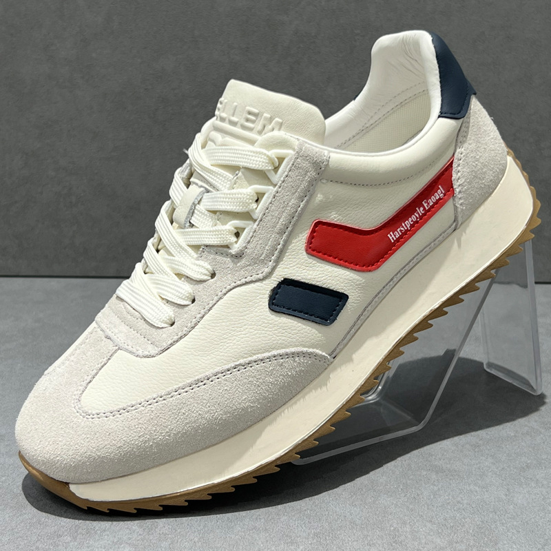 Férfi platform cipő, felsőrésze első osztályú marhabőrből, fűzős zárás, gumitalp, középmagas sarok 3-5 cm