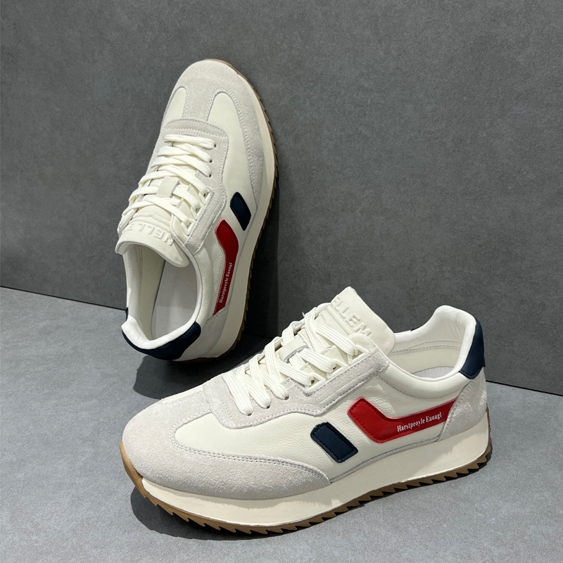 Férfi platform cipő, felsőrésze első osztályú marhabőrből, fűzős zárás, gumitalp, középmagas sarok 3-5 cm