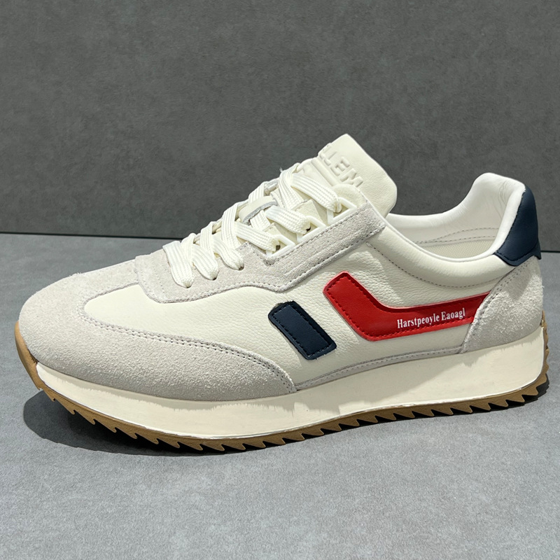 Férfi platform cipő, felsőrésze első osztályú marhabőrből, fűzős zárás, gumitalp, középmagas sarok 3-5 cm